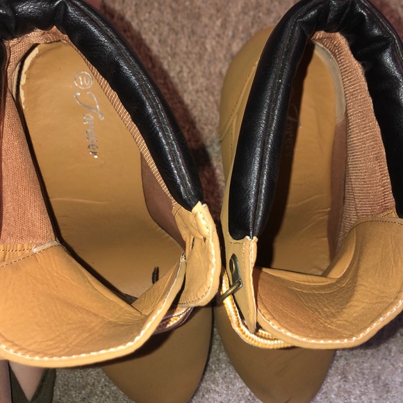 Lace Up Heeled Boots 💚 - Picture 9 of 9